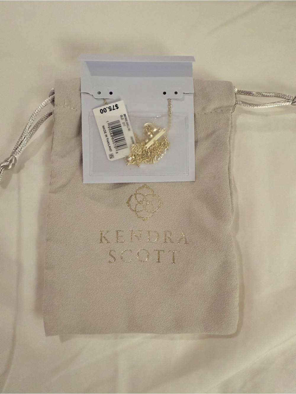 Kendra Scott Brynne Gold Shell Short Pendant Necklace in Ivory Mother-of-Pearl - Picture 4 of 4